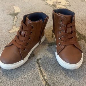 Target - Cat & Jack, Toddler barely used size 7 shoes